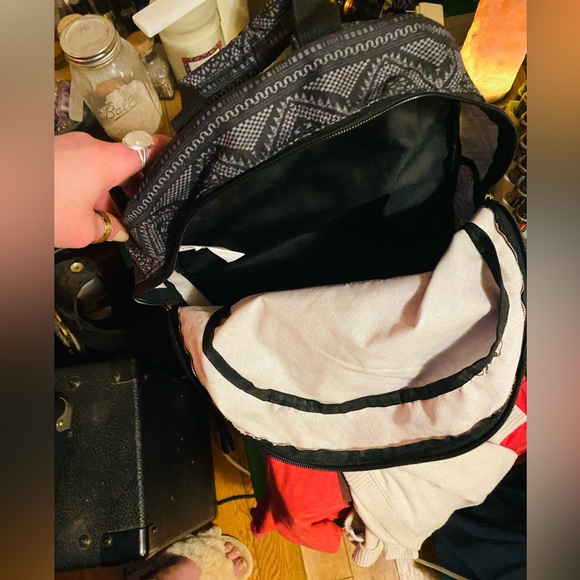 Volcom backpack, Beachy Tribal Dark Grey, NWOT - Picture 5 of 6